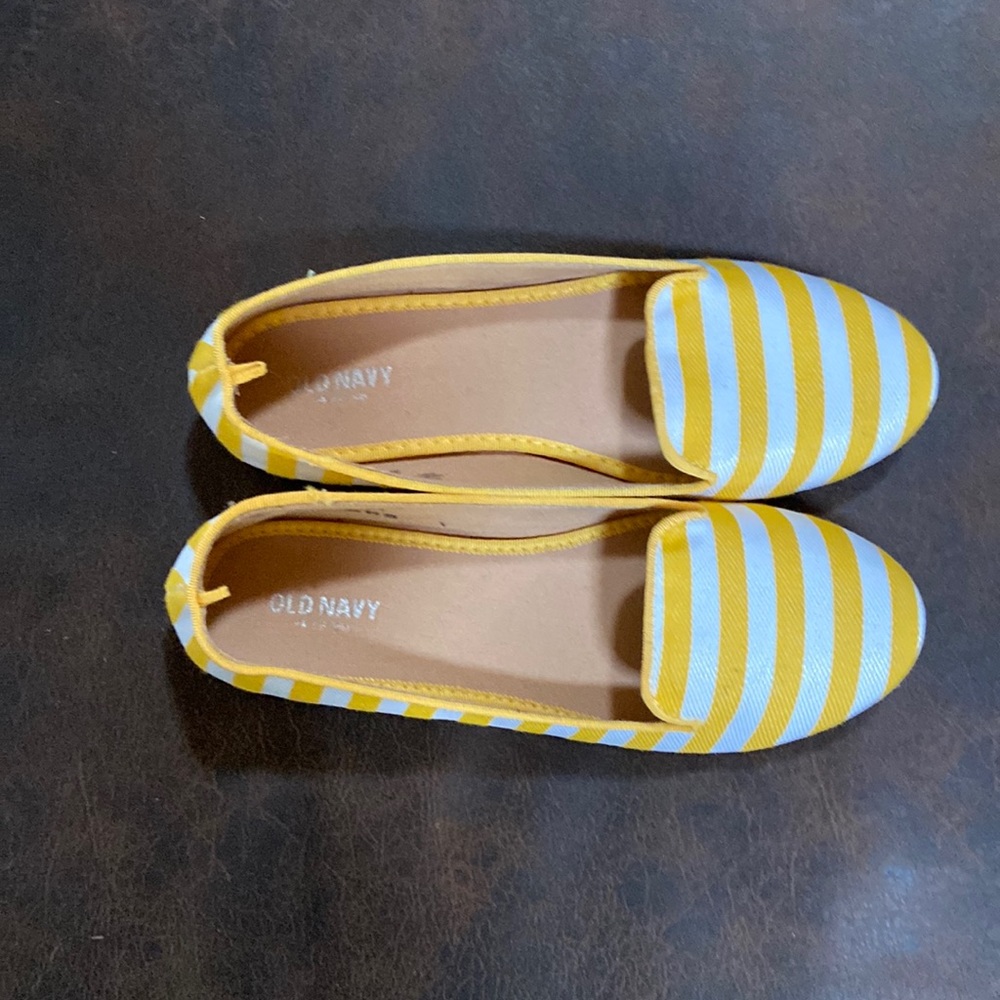 Old navy loafer size 7 yellow and white